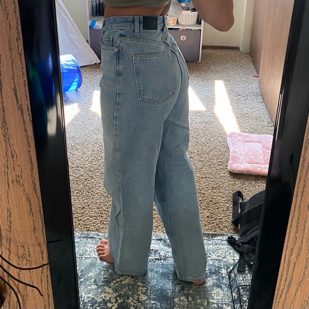 High rise relaxed jean